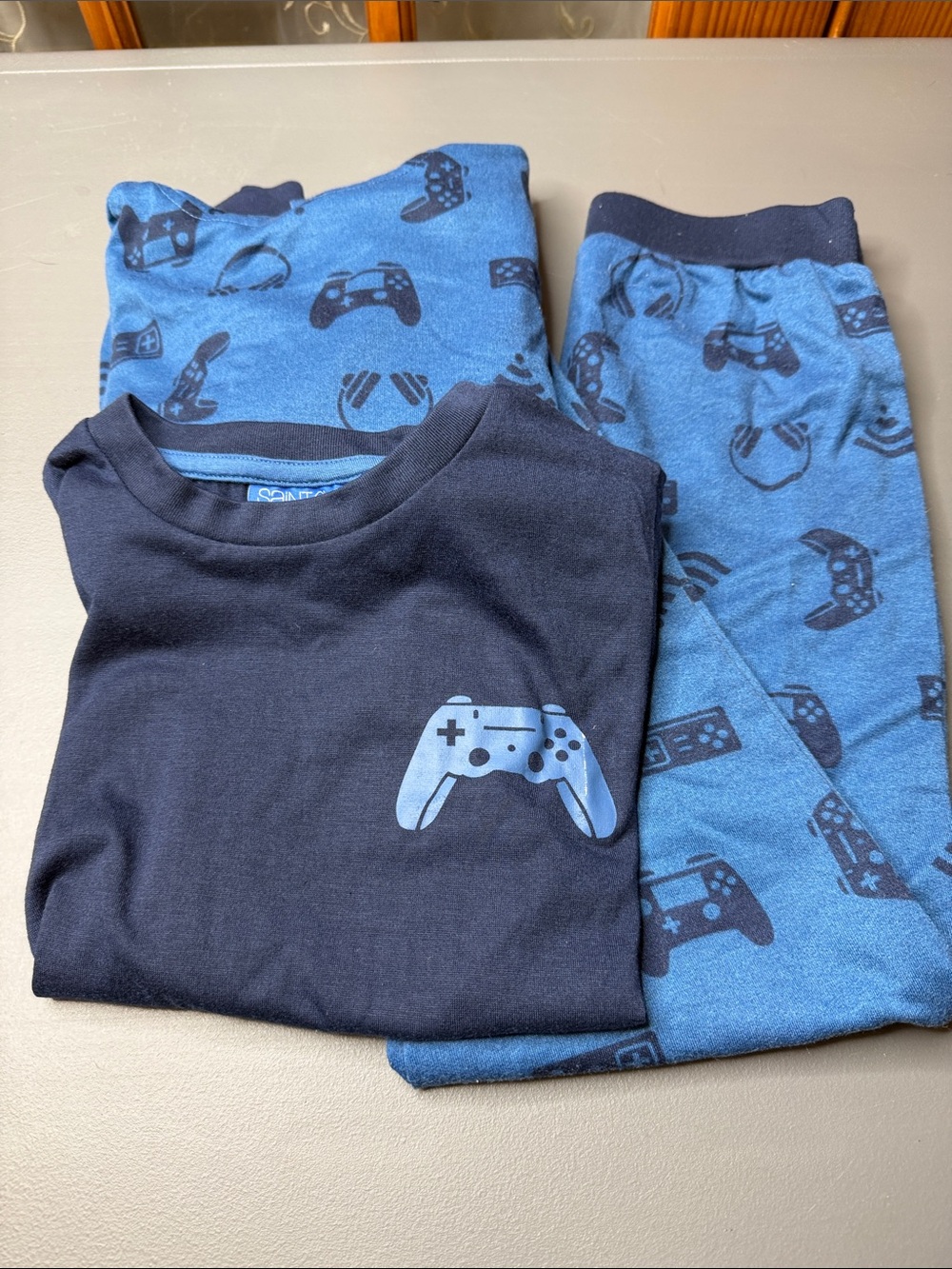 Kid’s 3-piece Lounge Set - Blue/video games . Size: 7-8. Like new